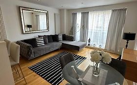 Two Br Flat 5 Mins Walk From London Eye G96